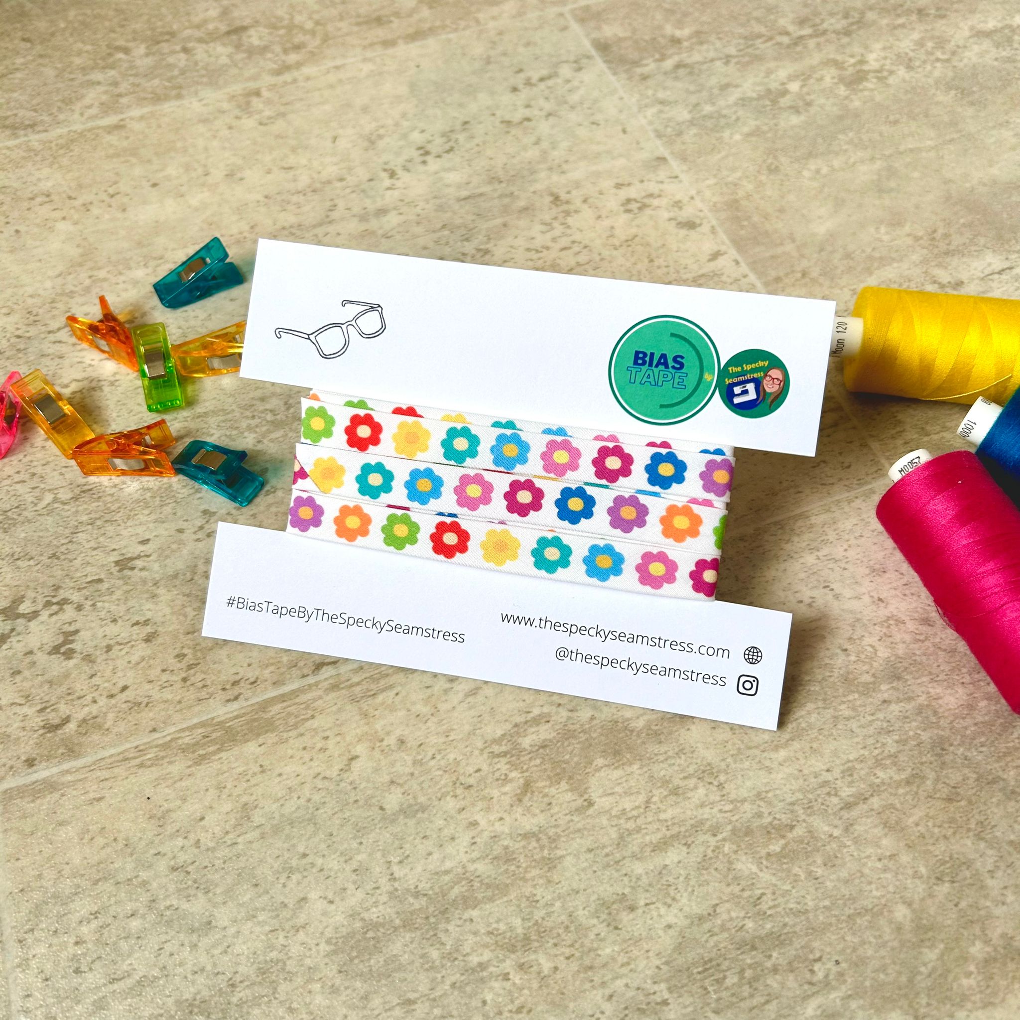 Cream Daisies image 0