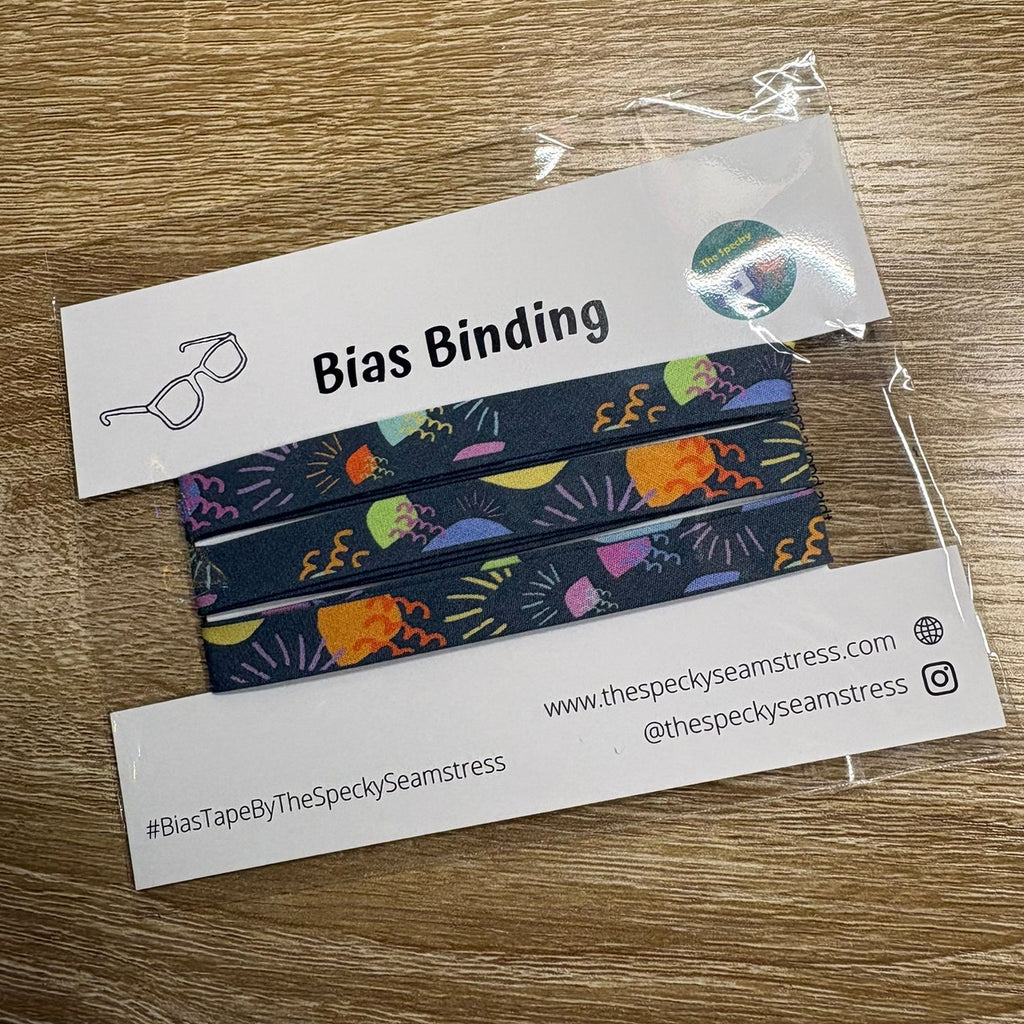Disco Splash Slate bias in packaging on a wooden background. 