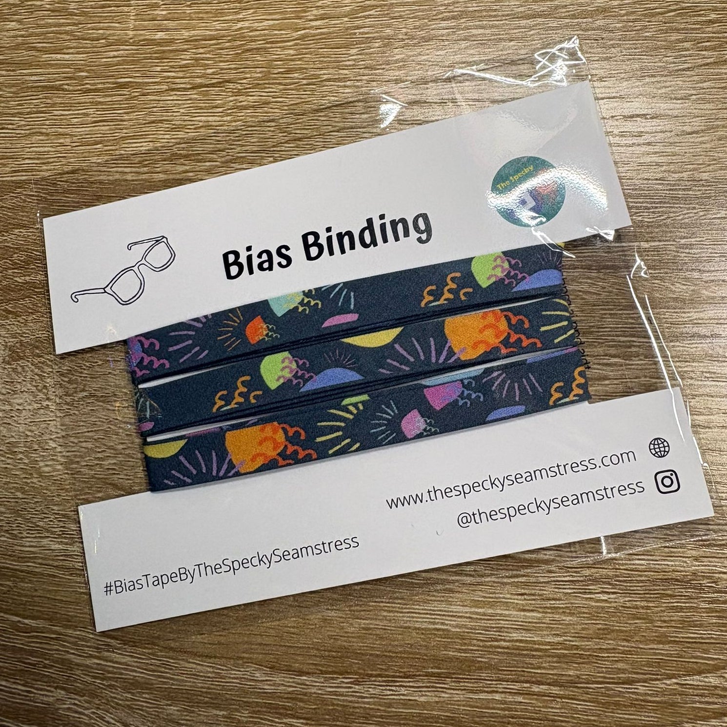 Disco Splash Slate bias in packaging on a wooden background. 