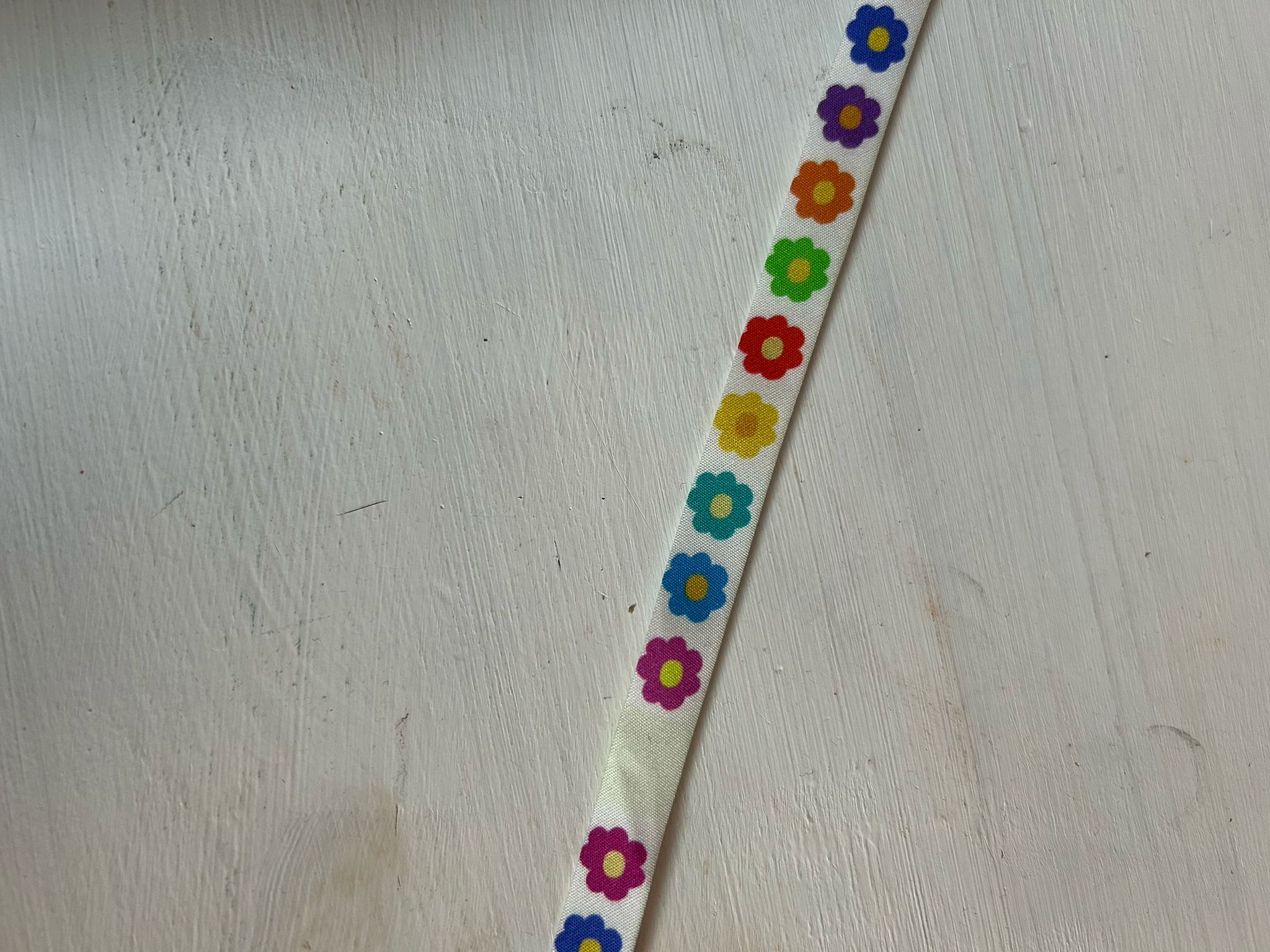 Cream Daisies - SECONDS image 1