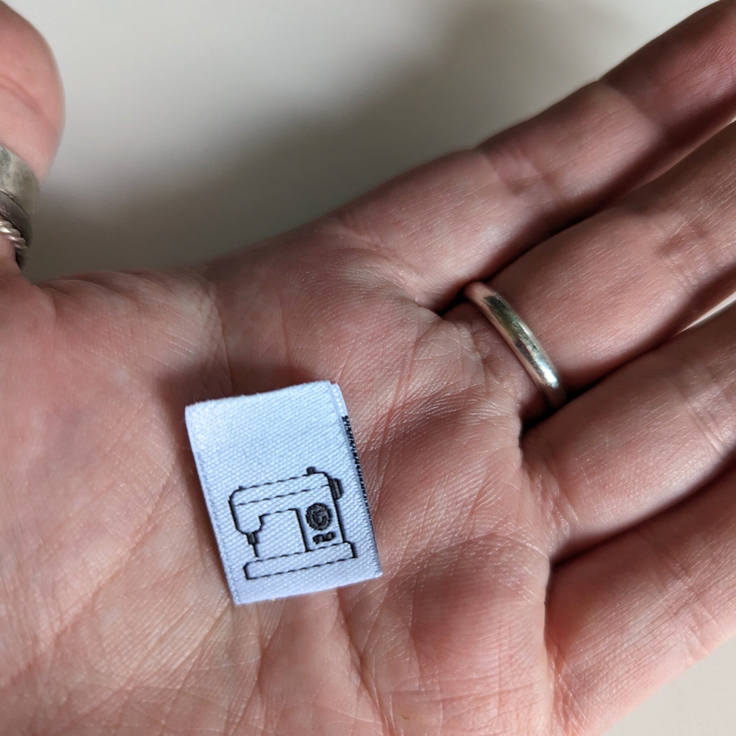 Sewing Machines - pack of 8 mini woven labels