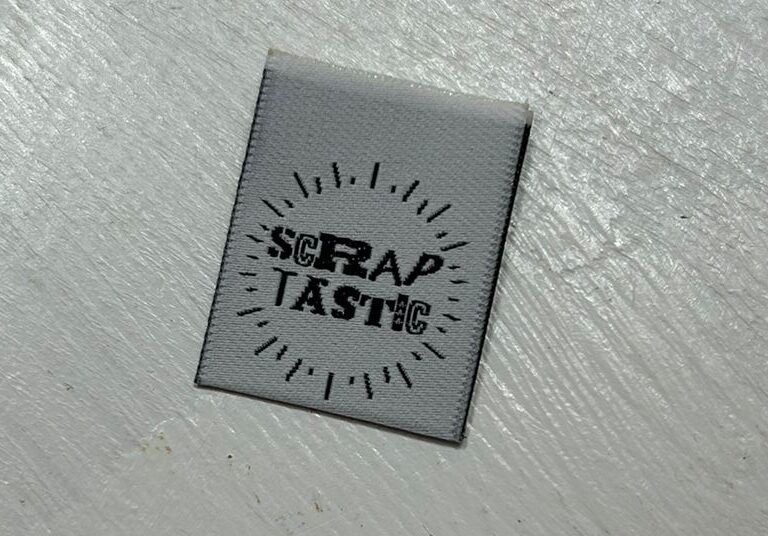 Scraptastic - 6 Large Folded Woven Labels